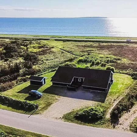 Cozy In With Sauna 別荘